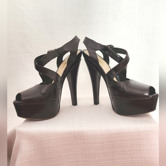 Authentic Prada shoes - Picture 2 of 11